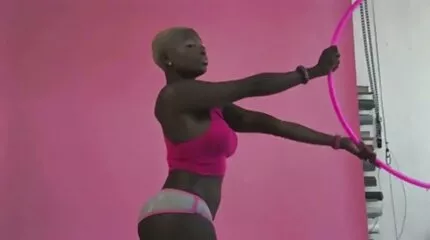 Busty ជប៉ុនជាមួយ pussy មានរោមនៅក្នុងការសម្ដែងបានបង្ហាញថាមាន់ជល់ទំនើប