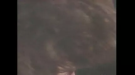 អ្នកជិតខាង Fucks ពីរនាក់ boobed ប៍ន
