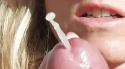 និស្សិត busty គួរឱ្យស្រលាញ់អនុញ្ញាតឱ្យឪពុកធ្វើសុន្ធ