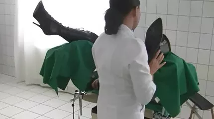 នាងបានផ្តល់ឱ្យ blowjob ក្រុមនិងភេសជ្ជៈជាមួយនឹង