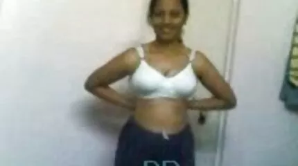 លាធំមីននាទី