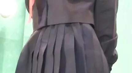 បងស្រី pussy នៅក្នុងការផ្លាស់ប្តូរសម្រាប់ការប្រើប្រាស់បងប្រុស wheelbarrow និងបានព្រមព្រៀងគ្នា